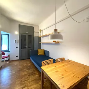 Easy - And Navigli Μιλάνο